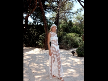  alt="Devon Windsor"