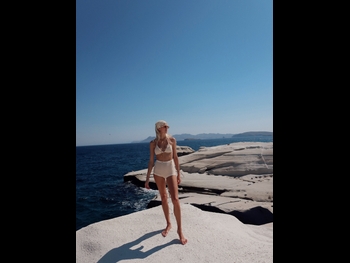  alt="Devon Windsor"