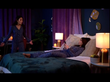  alt="Anna Akana"