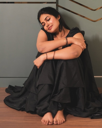 Divi Vadthya