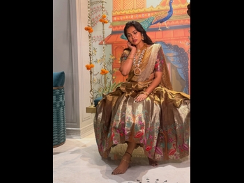  alt="Divi Vadthya"
