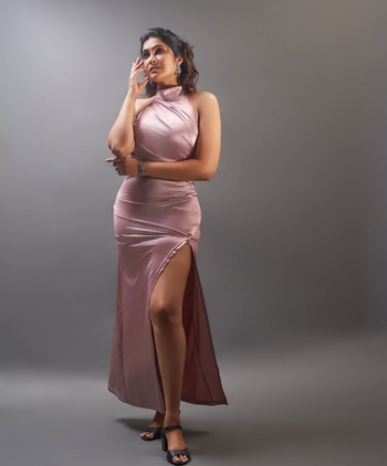 Divi Vadthya