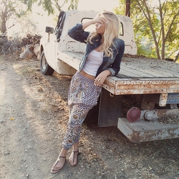 Alli Simpson