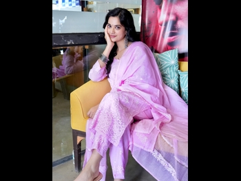  alt="Shruti Sharma"
