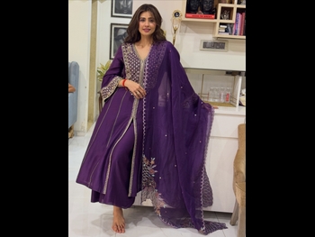  alt="Daisy Shah"