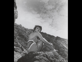  alt="Joan Collins"
