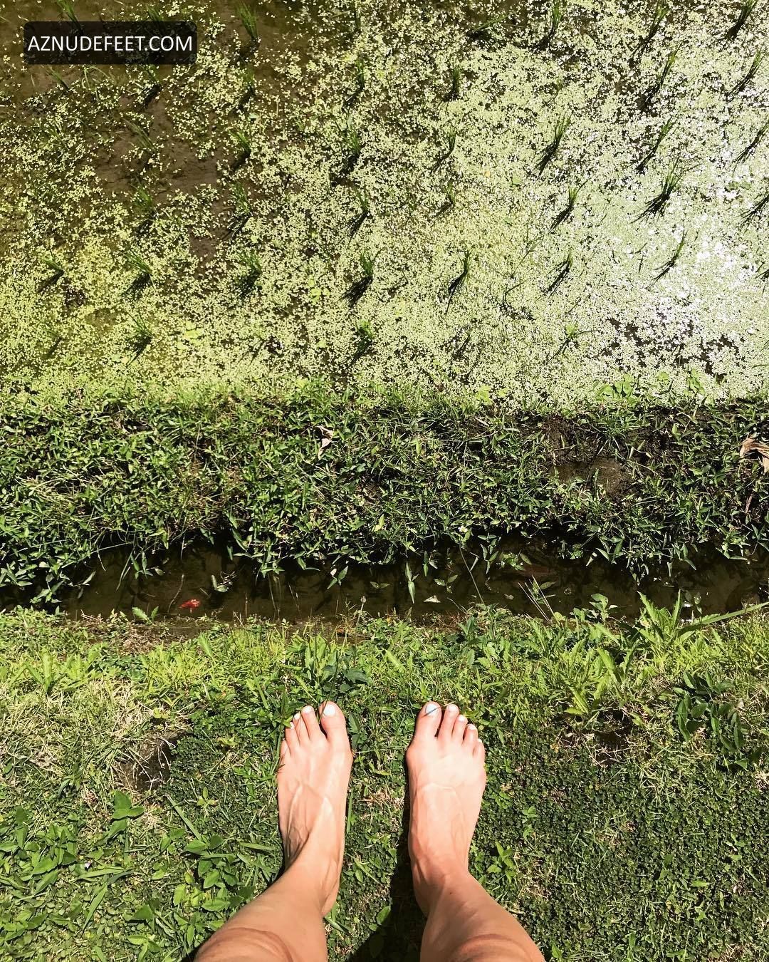 Fockeline Ouwerkerk Feet Aznudefeet