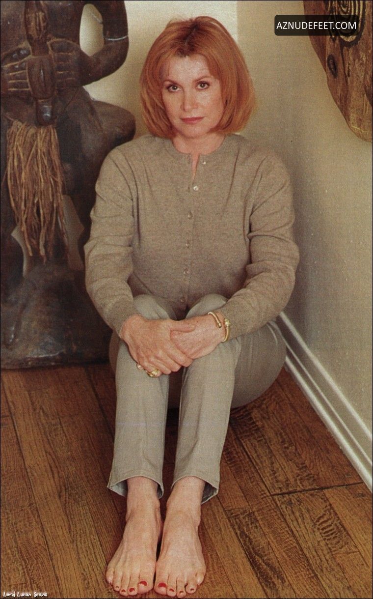 STEFANIE POWERS Feet - AZNudeFeet