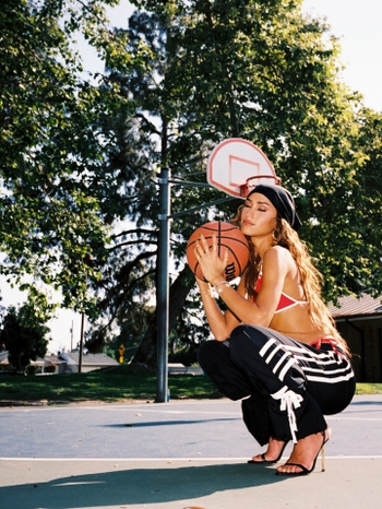 Skylar Stecker