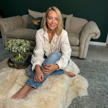 Laura Hamilton