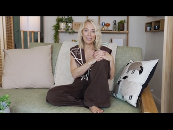  alt="Laura Hamilton"