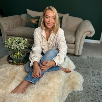 Laura Hamilton