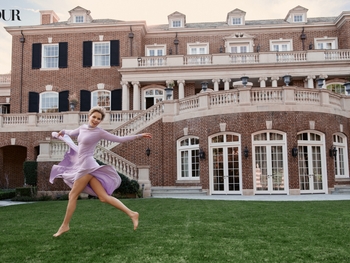 Elizabeth Banks (II)