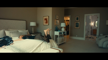 Elizabeth Banks (II)