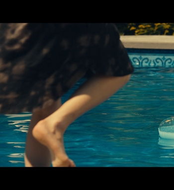 Elizabeth Banks (II)