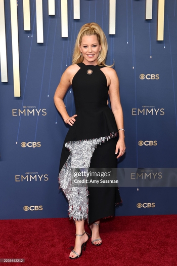 Elizabeth Banks (II)