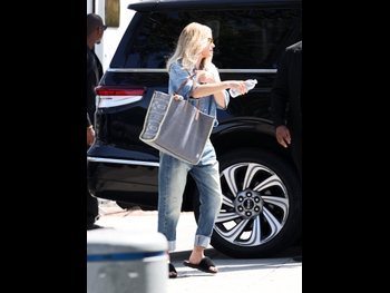  alt="Elizabeth Banks (ii)"