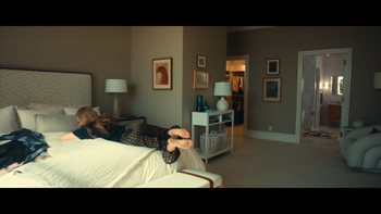 Elizabeth Banks (II)
