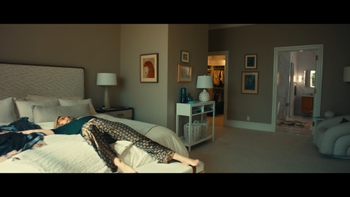 Elizabeth Banks (II)