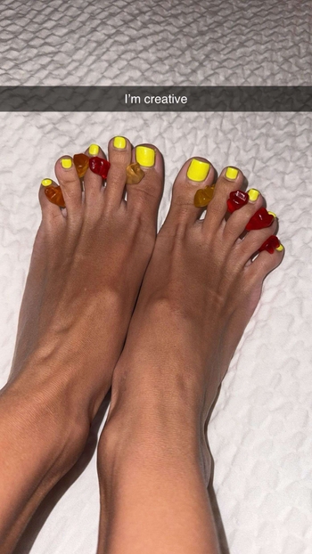 Scarlet Vas