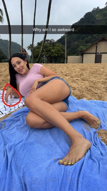 Scarlet Vas