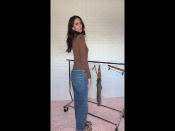  alt="Hila Klein"