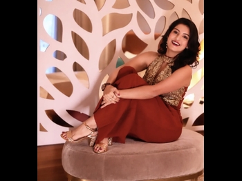  alt="Amrita Prakash"