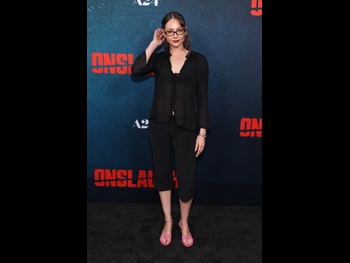  alt="Willa Holland"