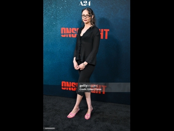  alt="Willa Holland"
