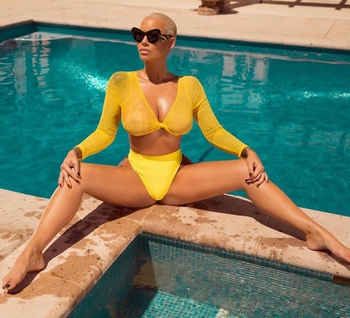 Amber Rose (II)