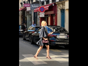  alt="Maisie Peters"