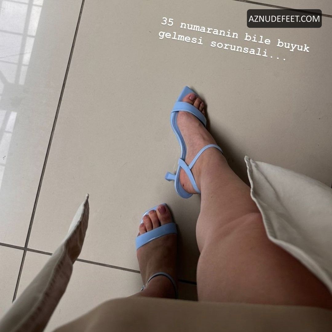 YELIZ KORKMAZ Feet AZNudeFeet 