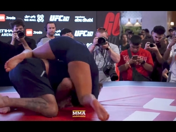  alt="Mackenzie Dern"