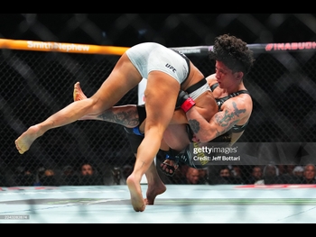  alt="Mackenzie Dern"