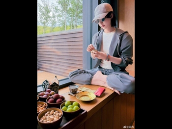  alt="Victoria Song"