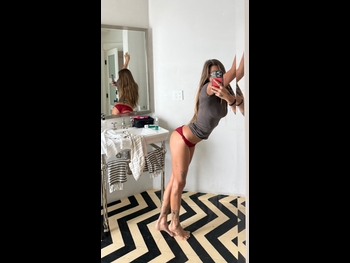  alt="Clara Berry"