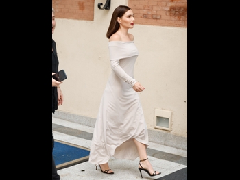  alt="Andrea Duro"