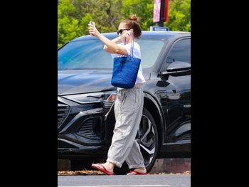  alt="Minka Kelly"