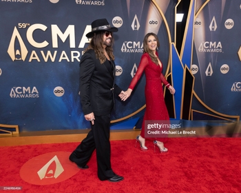 Elizabeth Hurley (I)