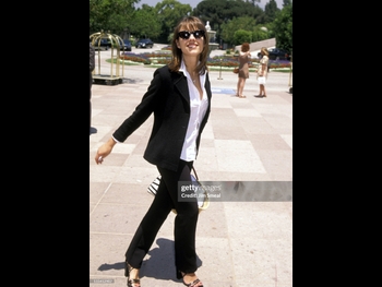  alt="Elizabeth Hurley (i)"