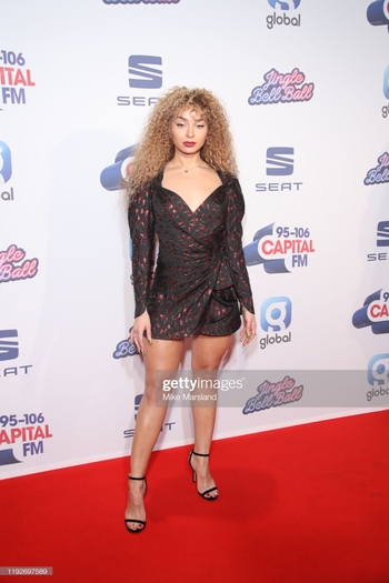 Ella Eyre