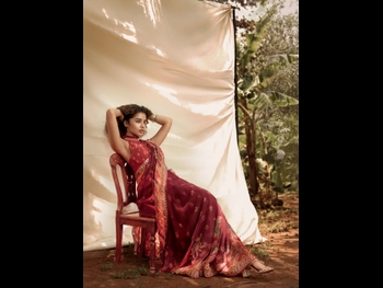  alt="Anupama Parameshwaran"