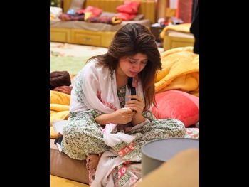  alt="Arishfa Khan"