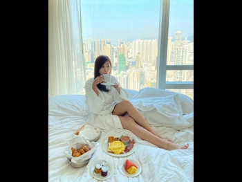  alt="Flavia Wong"