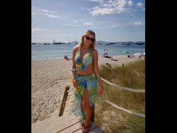  alt="Lucy Fallon"