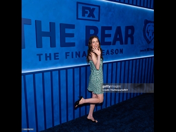  alt="Molly Gordon"