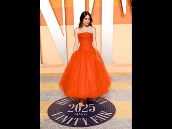  alt="Molly Gordon"