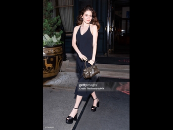  alt="Molly Gordon"