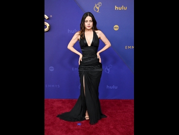  alt="Molly Gordon"