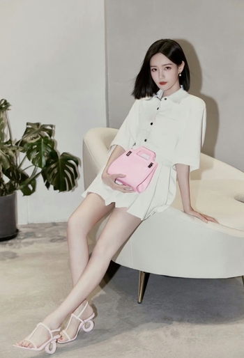 Yitong Li